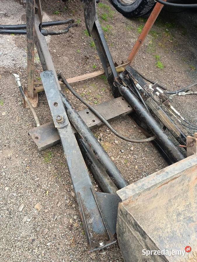 Tur ładowacz czołowy 2 sekcyjny do Ursus C360 nieuszkodzony Chobrzany