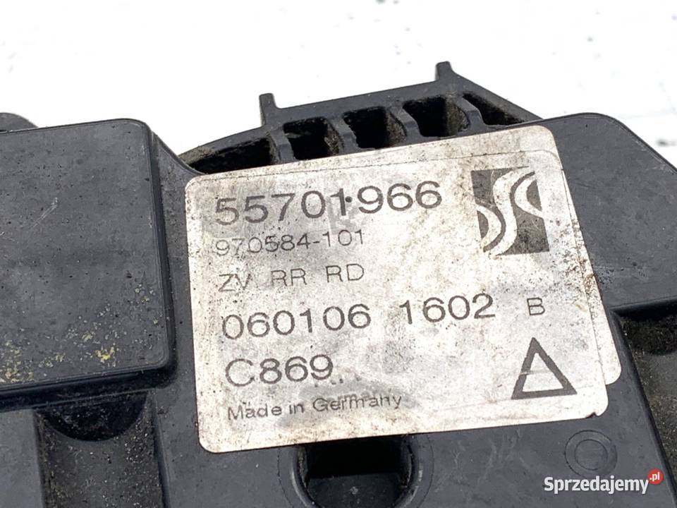 ZAMEK DRZWI PRAWY TYŁ FIAT GRANDE PUNTO sprzedam