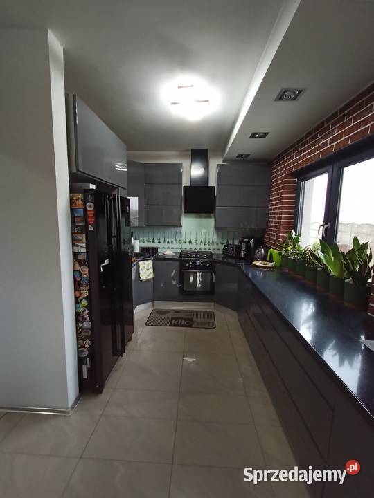 Syndyk sprzeda nieruchomość w Latowicach Latowice