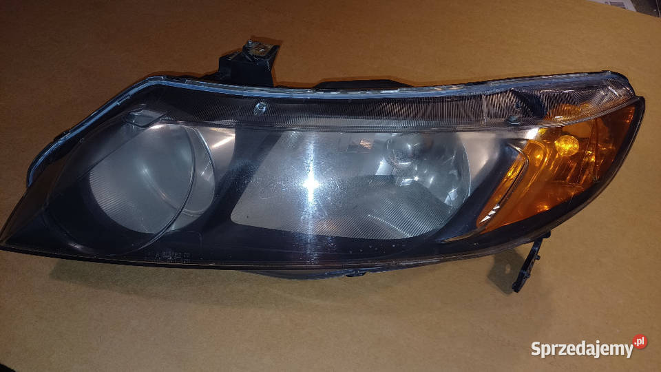 Reflektor lewy Honda Civic sedan wersja USA