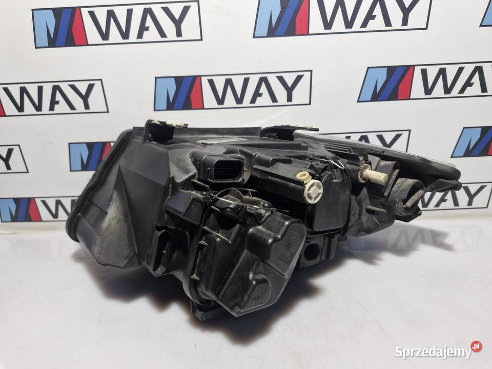 BMW E90 E91 LAMPA PRAWA PRAWY PRZÓD 7202574