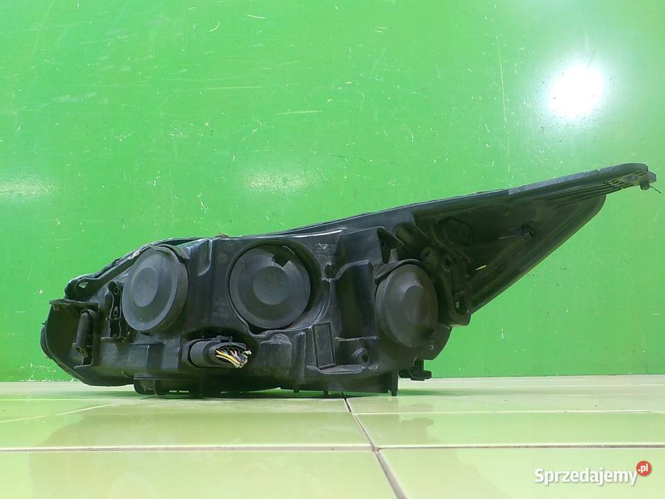 FORD FOCUS MK3 16 B 11r HB 5D XENON lampa prawy Suków