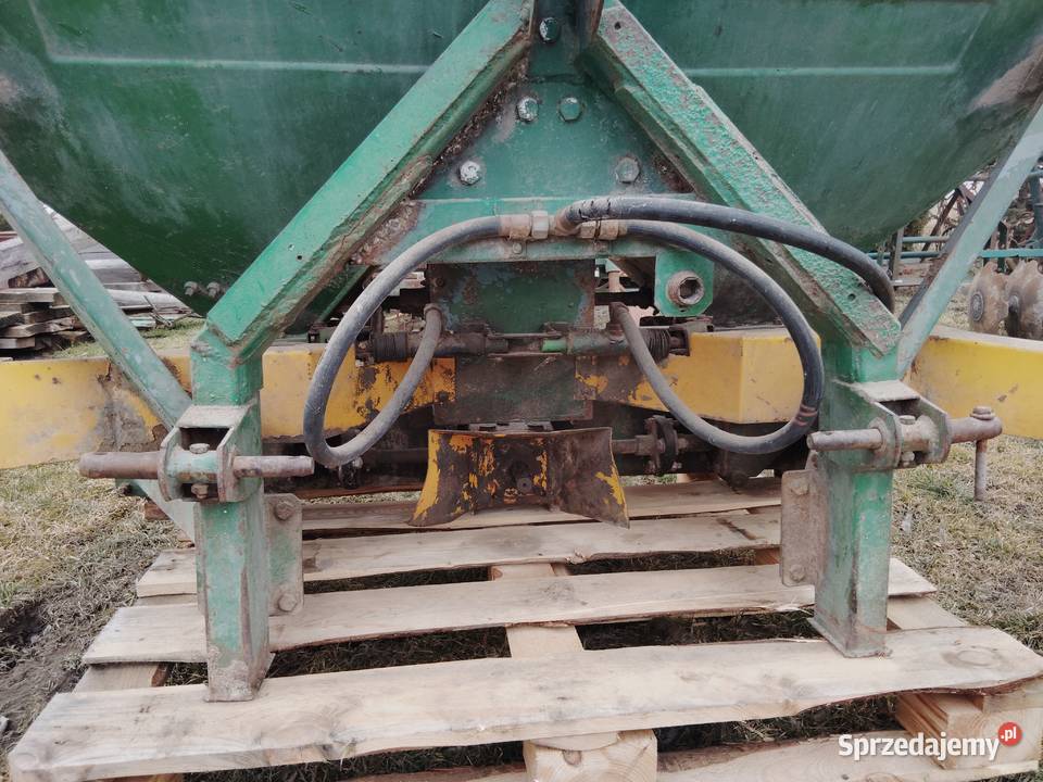 Rozsiewacz nawozów nieuszkodzony Łącznik