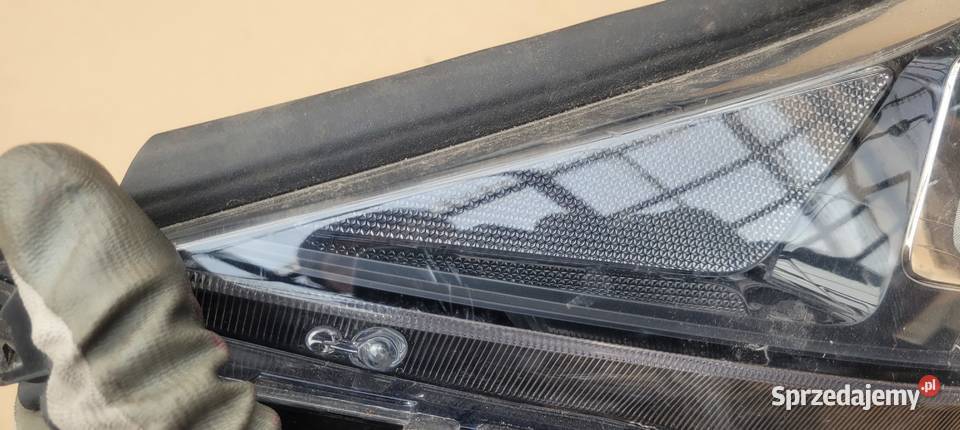 REFLEKTOR PRAWY LAMPA PRAWA TOYOTA RAV4 V FULL śląskie Ruda Śląska sprzedam