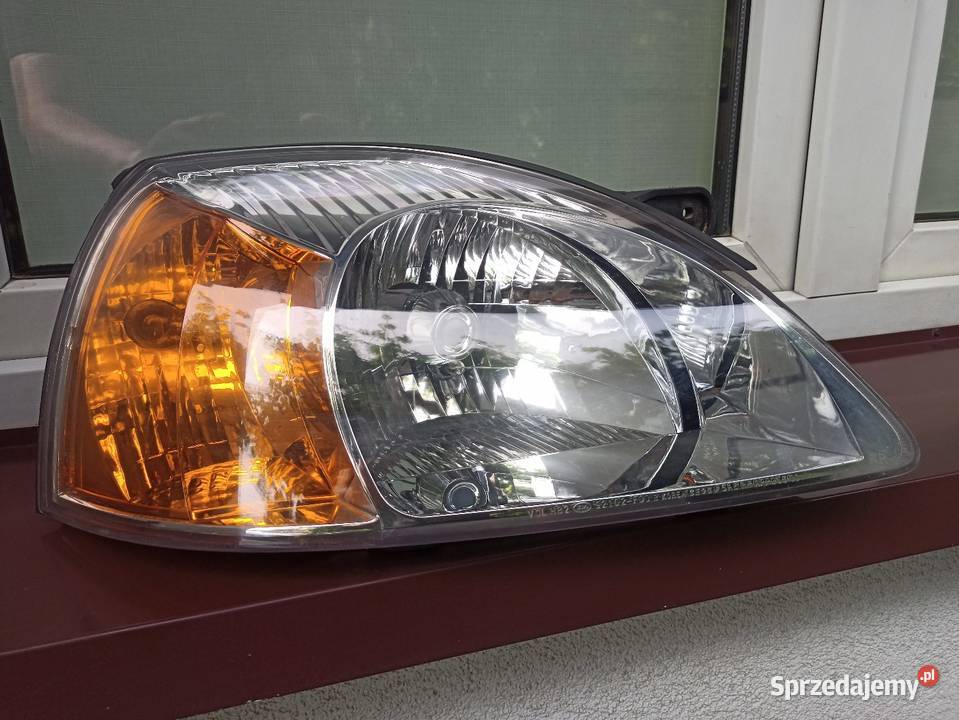 Kia Rio II 2 lampa przednia prawa reflektor Sieradz