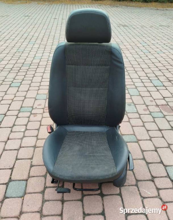 Fotele kanapa komplet Półskóra OPEL ZAFIRA B Skołoszów sprzedam