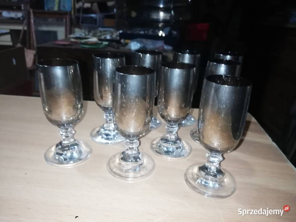 Szklane dymione kieliszki dymne