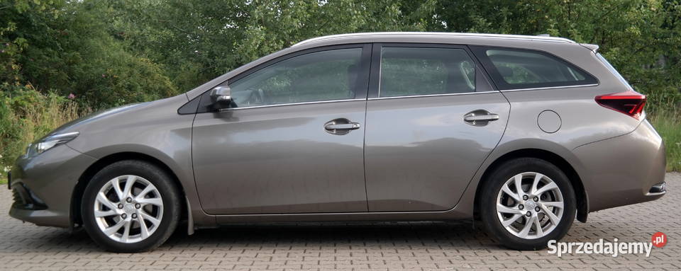 Toyota Auris 16 kombi benzyna Salon polska Grójec