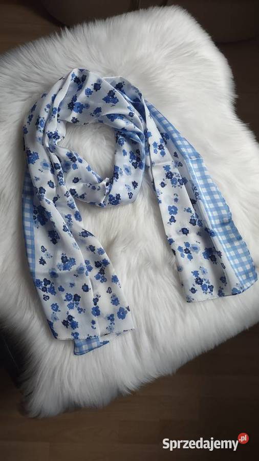 Piękny lekki szal w niebieskie kwiaty Olkusz