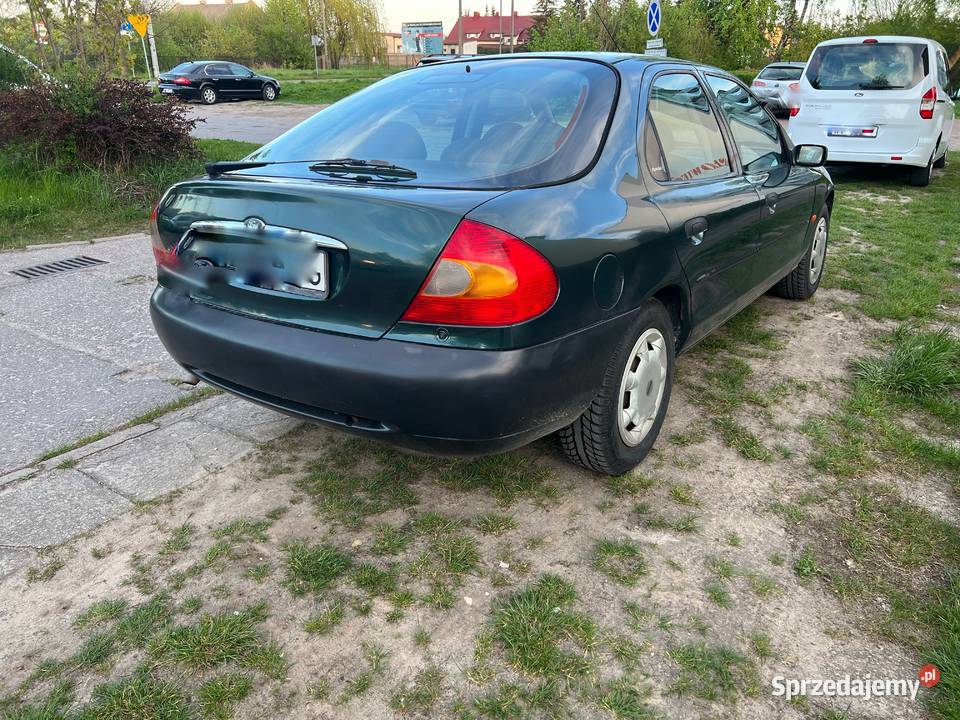 Ford Mondeo mk2 18 benzyna z klima Suchedniów