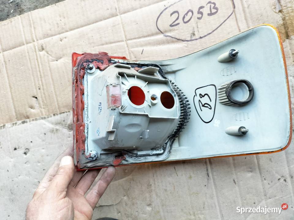 AUDI 80 B3 80B3 LAMPA TYŁ TYLNA LEWA BŁOTNIK Kamień-Kolonia