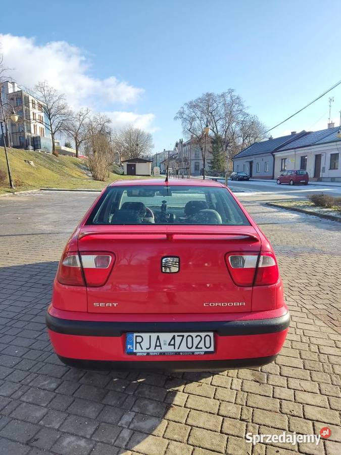 Seat Cordoba 14 MPI W super stanie 4 nowe opony sprzedam