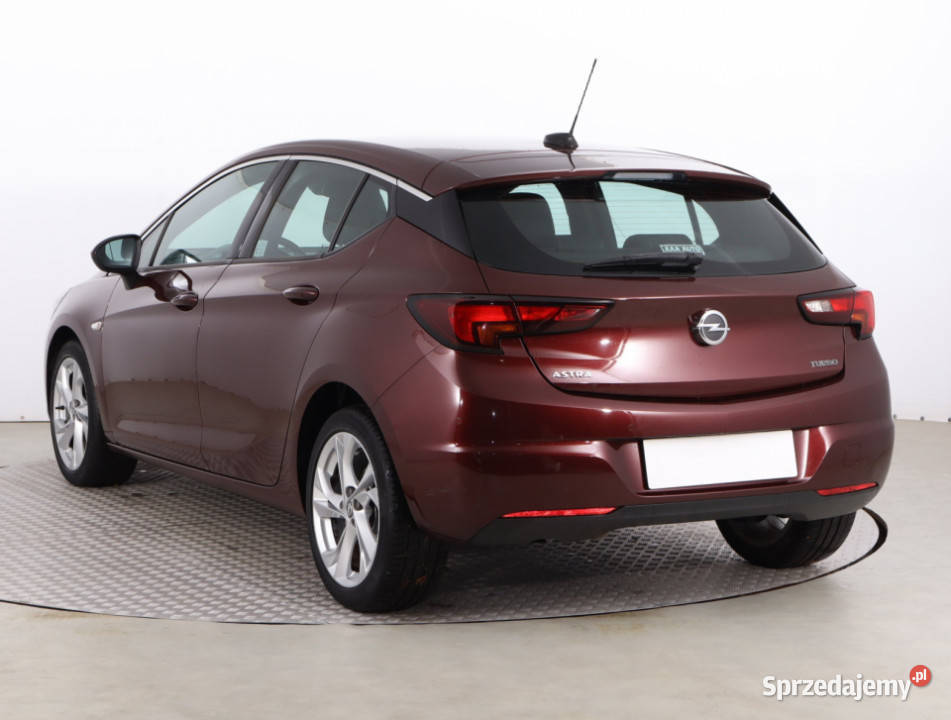 Opel Astra 14 T asystent pasa ruchu Piaseczno