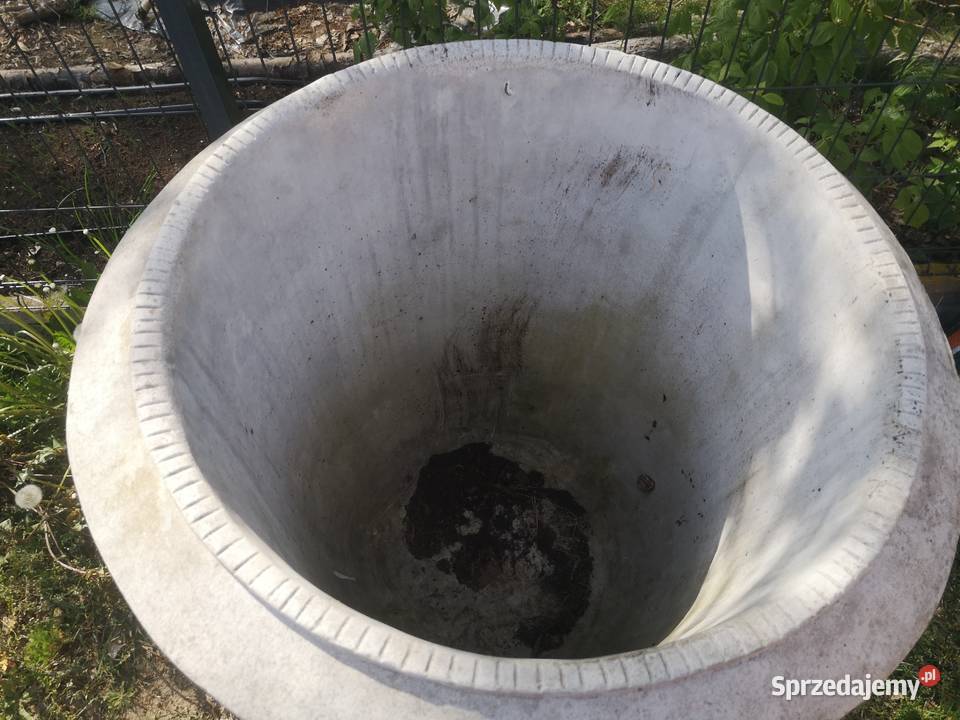 Duża donica betonowa plus postument Aleksandrów Łódzki