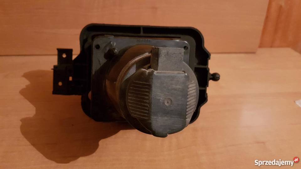 Lampa przeciwmgielna halogen lewa BMW E34 Żary