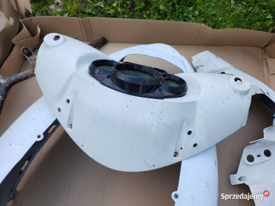 Aprilia sr czacha kokpit podłoga pług owiewka