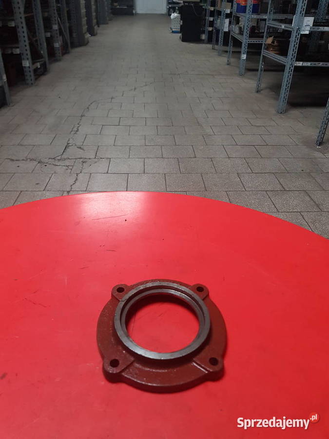50528010 Pokrywa przednia wału koła URSUS C360 Sulechów sprzedam