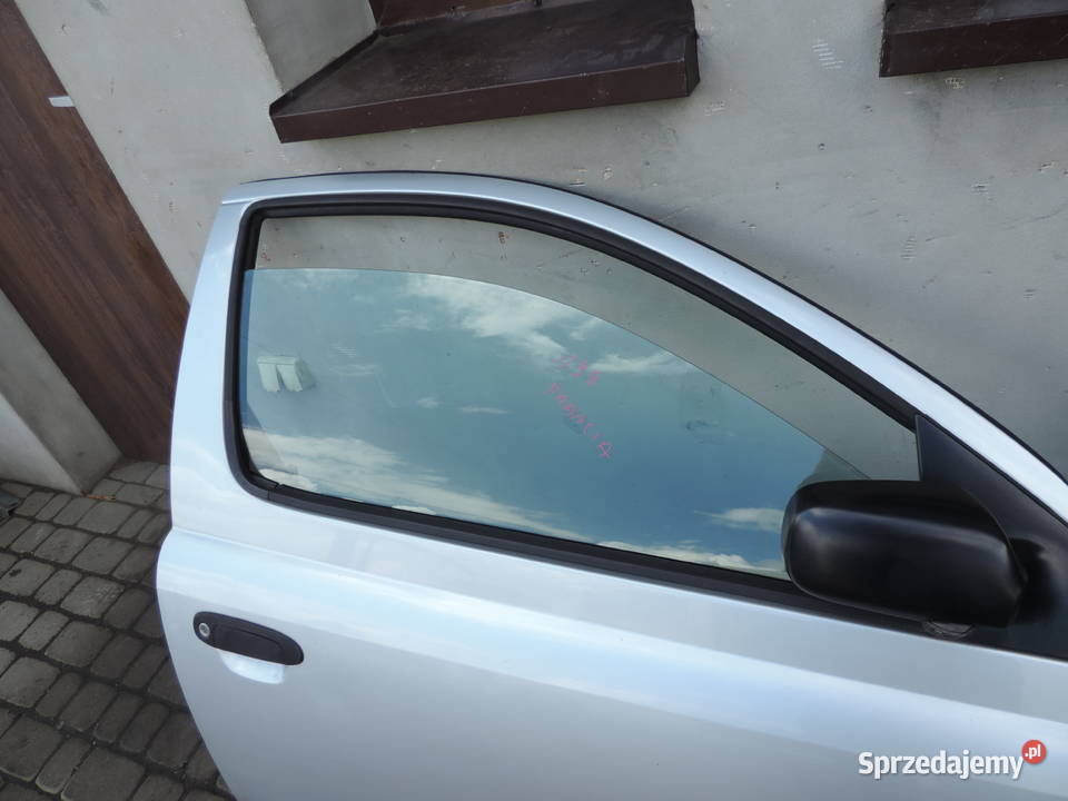 TOYOTA YARIS I HB 3D KOLOR 199 DRZWI PRAWY PRZÓD Nowy Sącz sprzedam