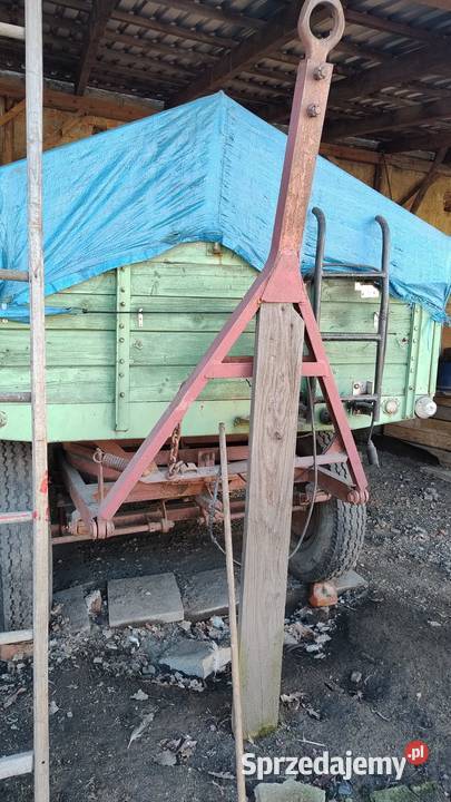 Przyczepa z drewnianymi burtami na wysokich Przyczepy rolnicze Goczałków
