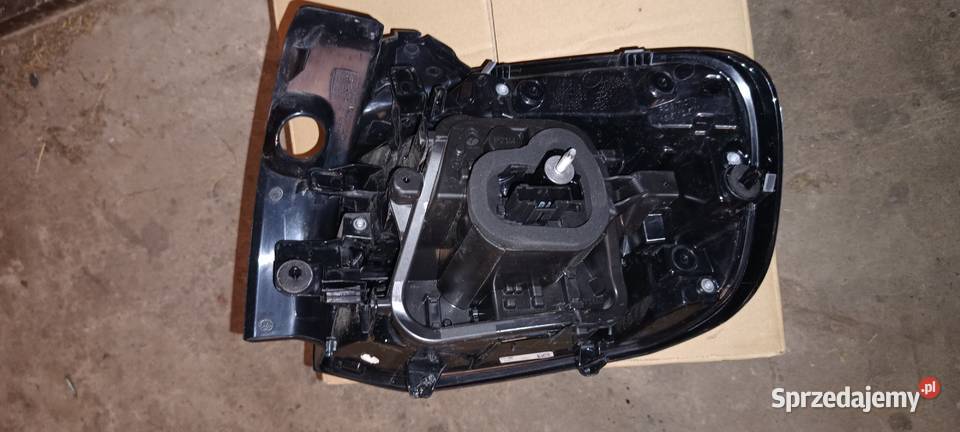 LAMPA LEWA PRAWA TYŁ tylna CITROEN C4 III eC4