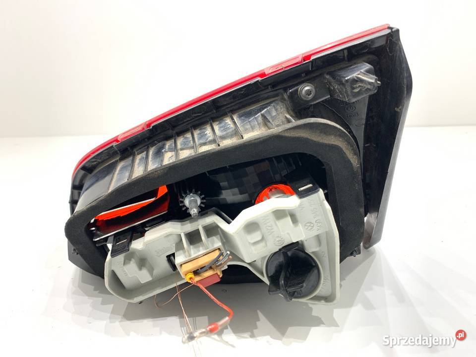 LAMPA TYŁ LEWA WEWNĘTRZNA VW GOLF VII