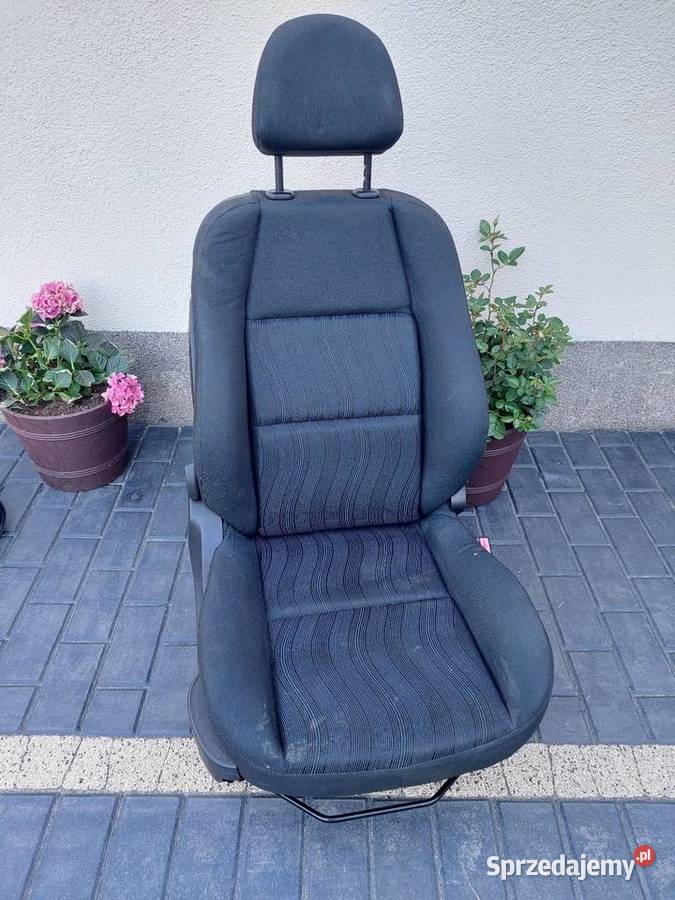 Fotel pasażera prawy przód Peugeot 207 3D