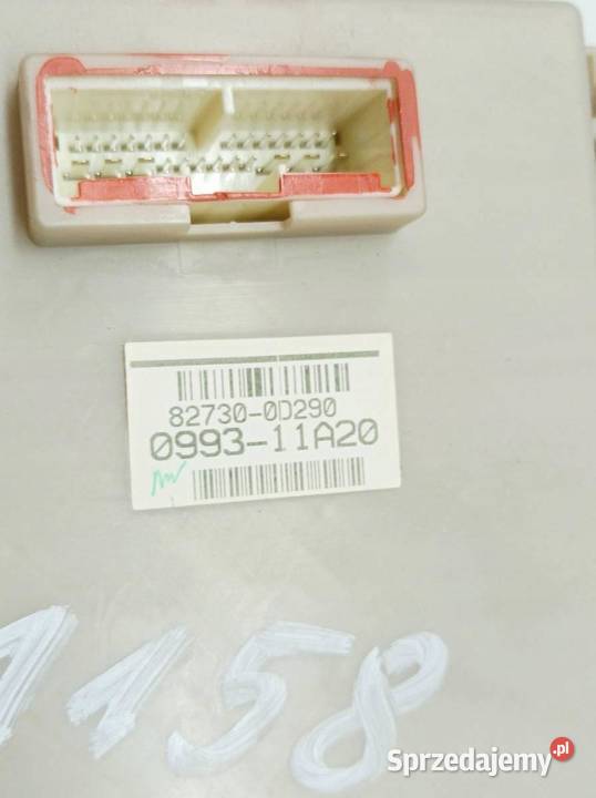 SKRZYNKA BEZPIECZNIKÓW 827300D290 13 B Toyota świętokrzyskie