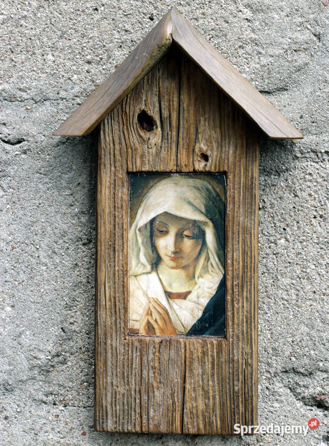 Kapliczka z wizerunkiem Maryi z Nazaretu odcienie brązowego pomorskie Kościerzyna