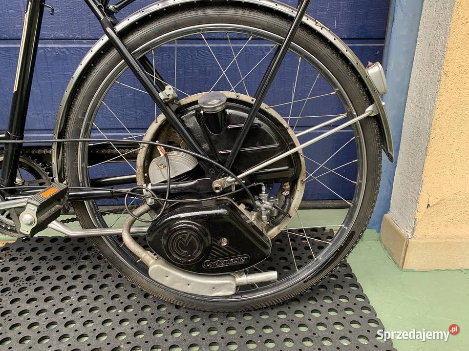 Silnik spalinowy w tylnym kole rowerowym Łomianki