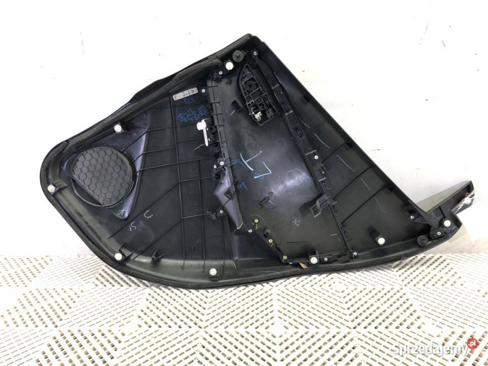 BOCZEK DRZWI LEWY TYŁ MAZDA 2 DL DB5J6856Y