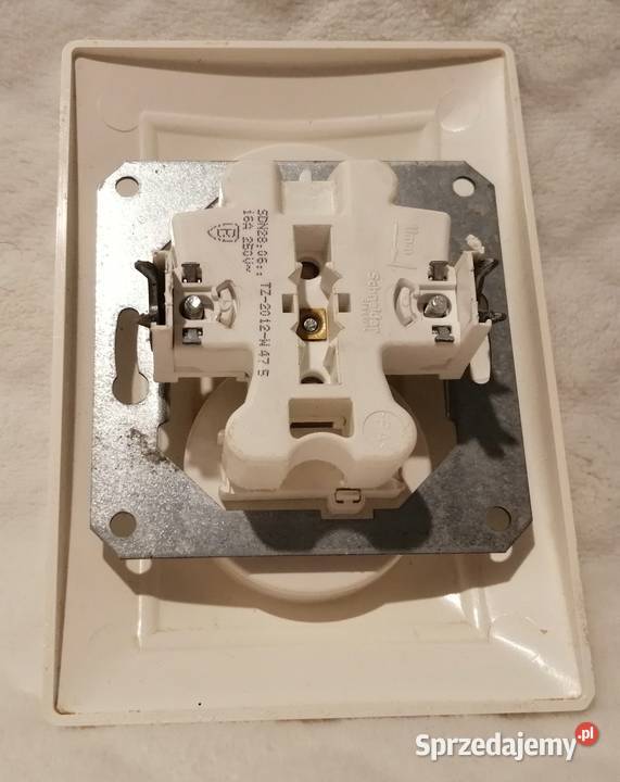 Gniazdo podwójne z uziemieniem z przesłonami śląskie Czeladź