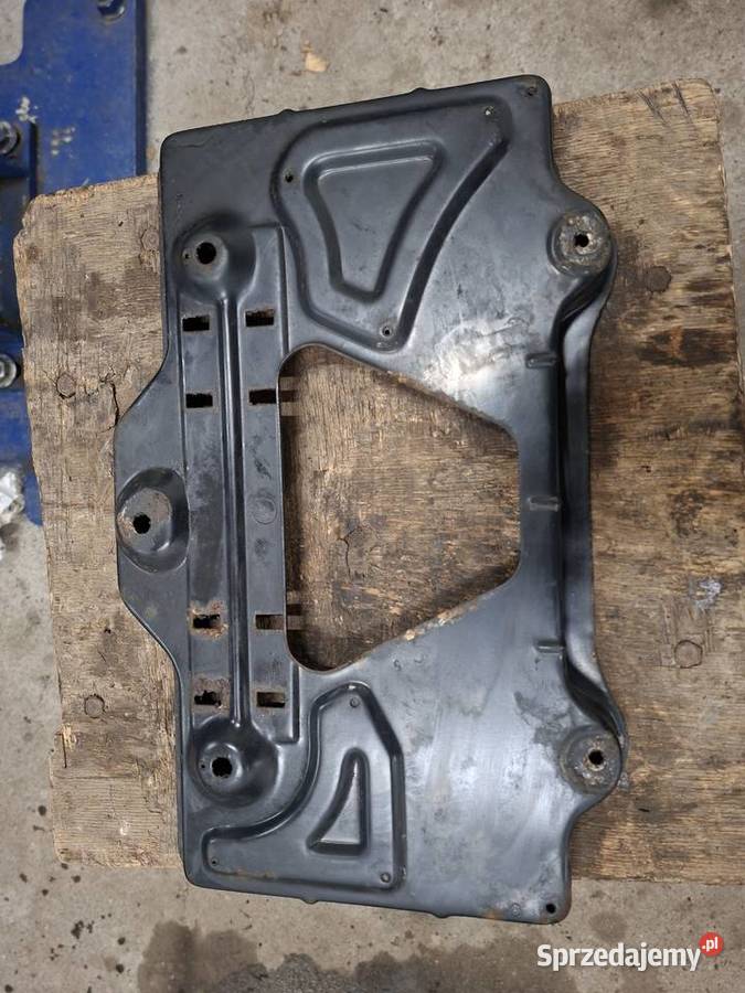 Mercedes w124 osłona pod akumulator