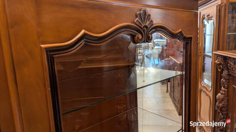 Piękna witrynaserwantka ludwikowska orzechsklep