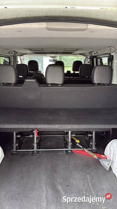 Nissan NV300 16 BUS 9OS HAK sprzedam