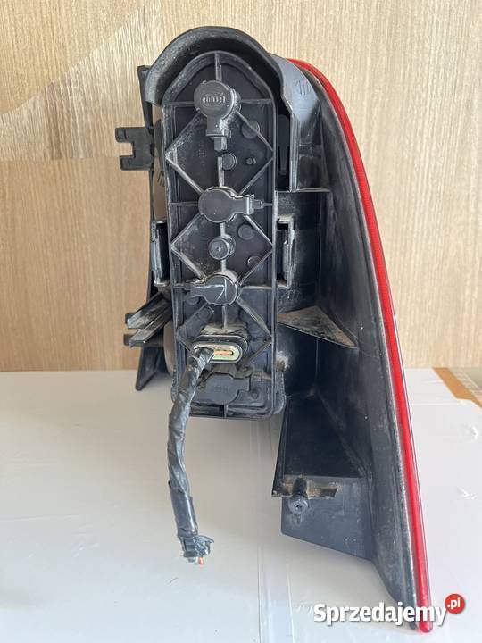 LAMPA LEWA TYLNA Z WKŁADEM A1638200077 Lampy tylne śląskie Katowice