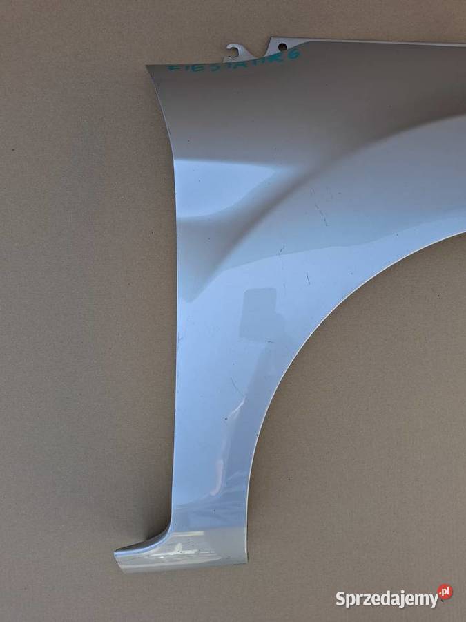 FORD FIESTA VII MK 7 BŁOTNIK PRAWY PRZÓD