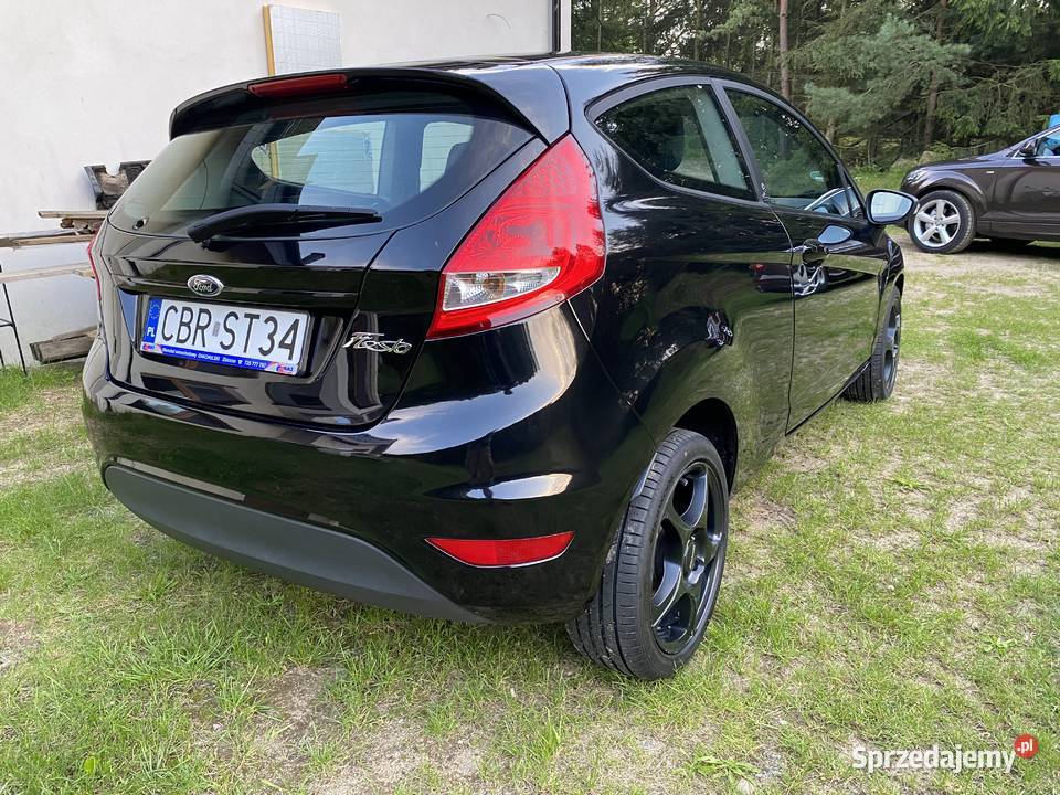 Ford Fiesta 12423 Champions Edition 82 bez światła przeciwmgielne Zbiczno