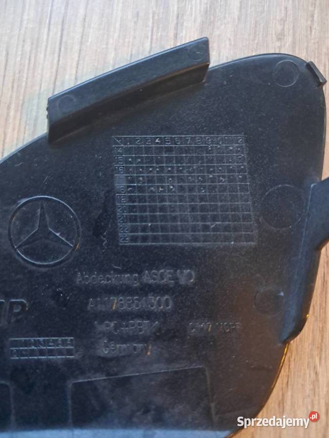 Zaślepka przedniego zderzaka Mercedes CLA c117 Kalisz