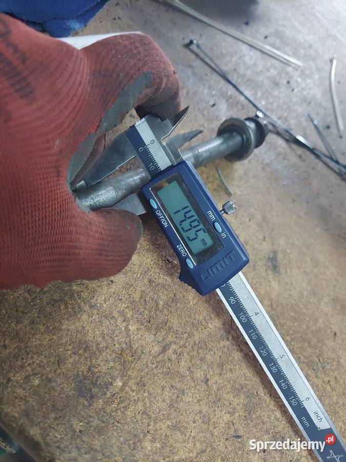 Suzuki DR 750 BIG ośka koła przód przednia oś Jelenia Góra