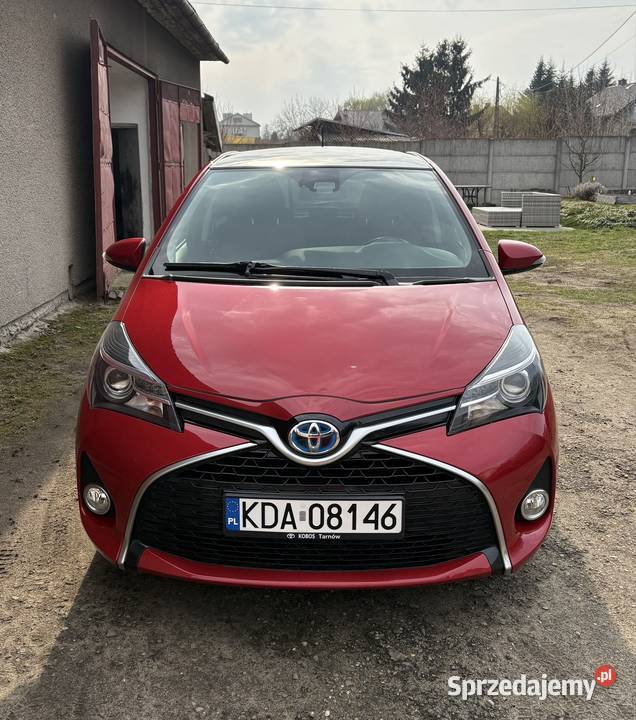 Toyota Yaris 2016r Hybryd 100 DynamicSmart nieuszkodzony