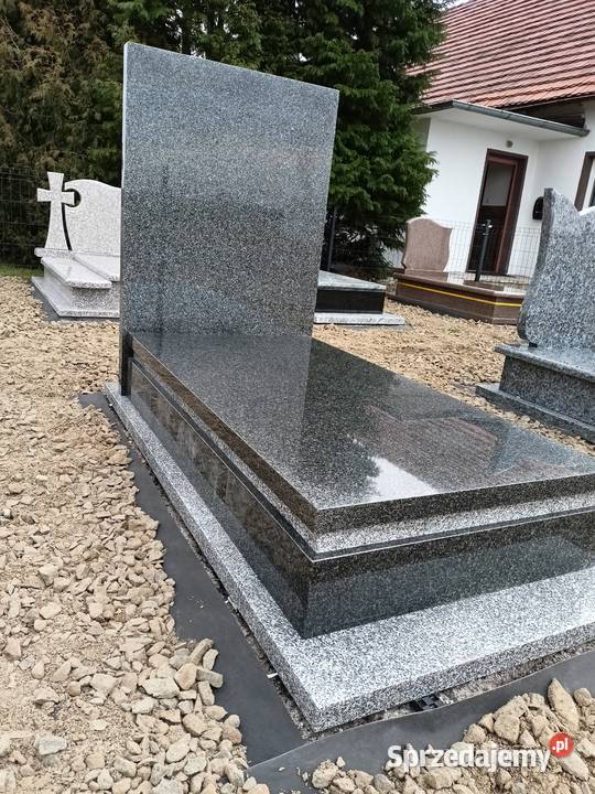 Kostka wokół grobu nagrobki granitowe Borki Wielkie