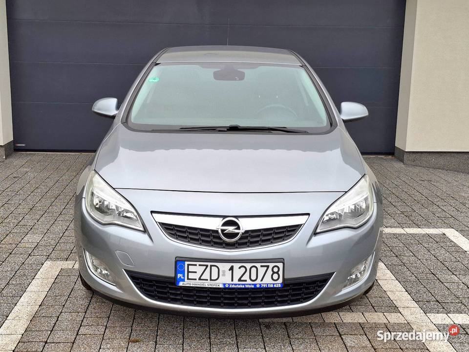 Podgrzewane fotele i kierownica klimatronik Astra Zduńska Wola