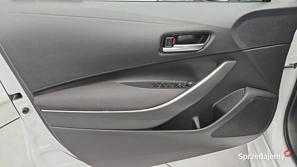 Toyota Corolla 18 Hybrid Comfort Z polskiego podgrzewane fotele Warszawa sprzedam