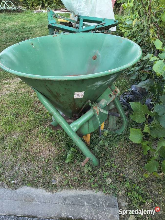 Rozsiewacz nawozów bąk Blizne