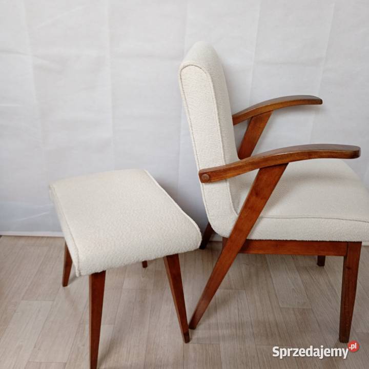 Fotel typ 300 123 M Puchała PRL z podnóżkiem Puszczykowo