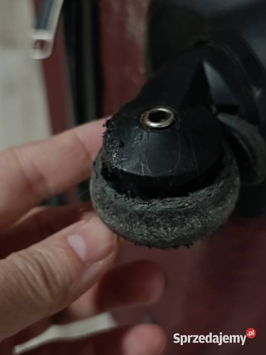 duża walizka Wittchen w kolorze bordowym