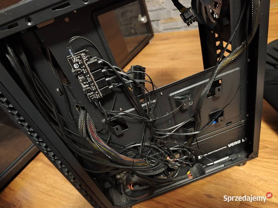 Obudowa komutera z zasilaczem Rzeczyca