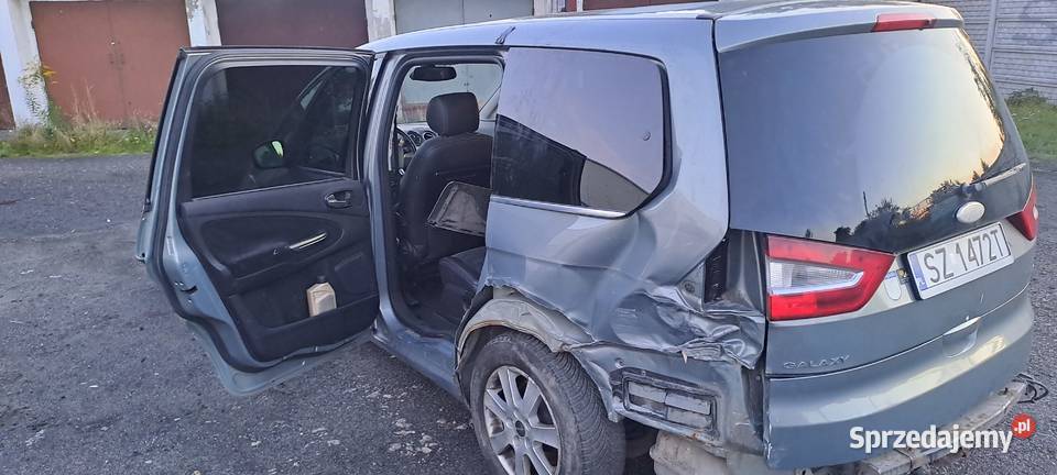 Ford Galaxy uszkodzony