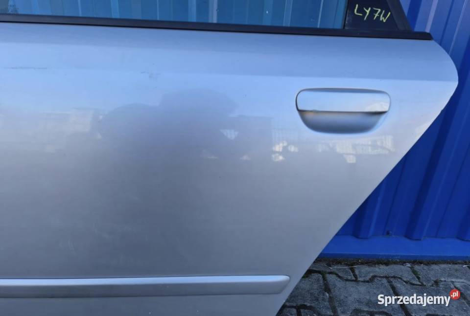 30 DRZWI TYŁ LEWY TYLNE LEWE AUDI A4 B6 SEDAN Działoszyce