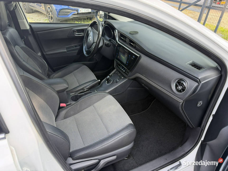 Toyota Auris 18 HSD 136 Prestige Skóra PDC Full VAT marża Otwock Mały